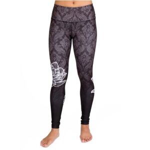 My Inner Fire Workout Yoga Lotus Leggings  Size 4 Made in 🇨🇦​​​​​​​​​​​​​